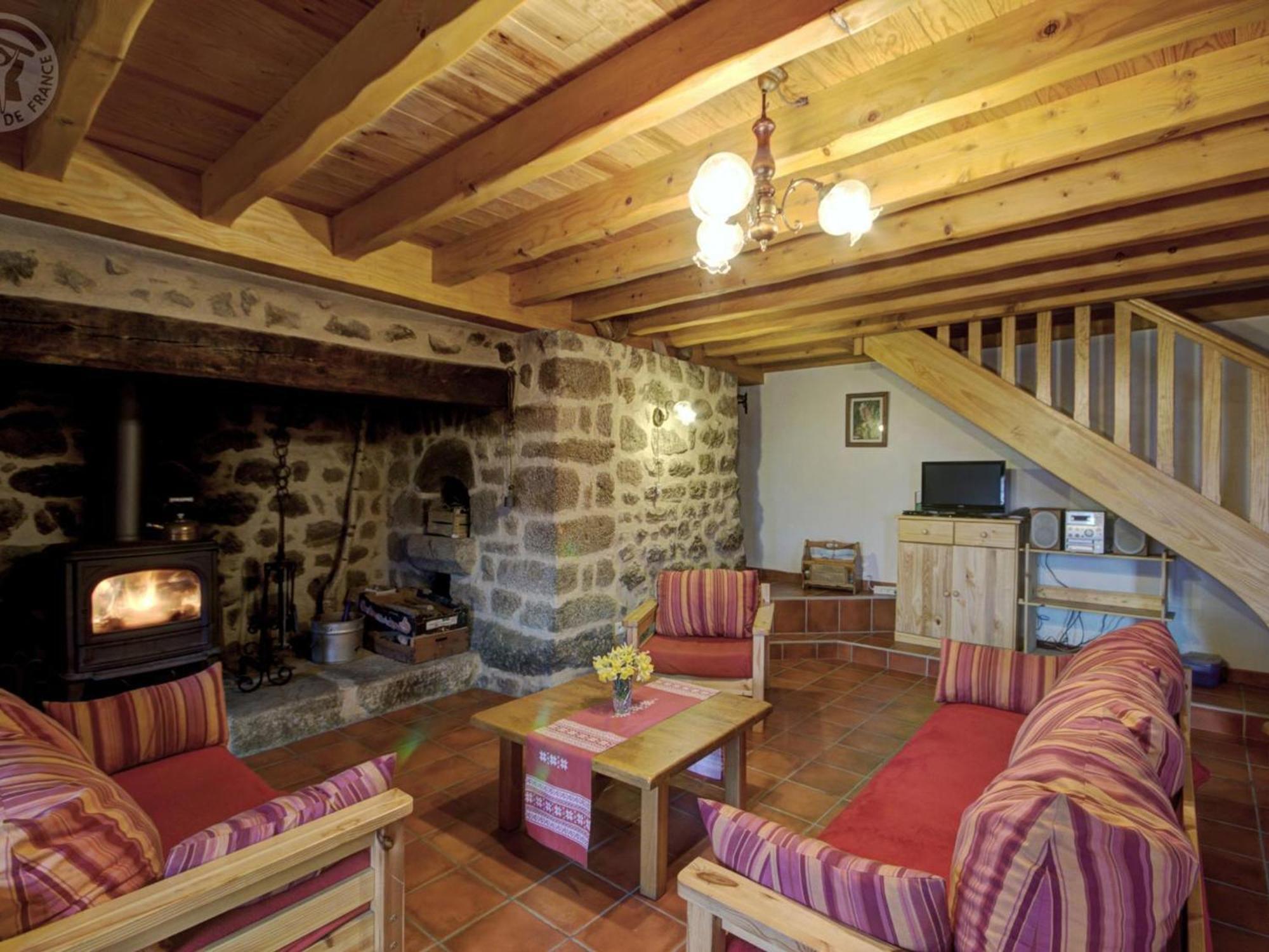 Charmant Gite Avec Terrasse, Cheminee Et Jardin, A Proximite Des Bois, Animaux Acceptes - Fr-1-496-205 Saint-Jean-Soleymieux Εξωτερικό φωτογραφία