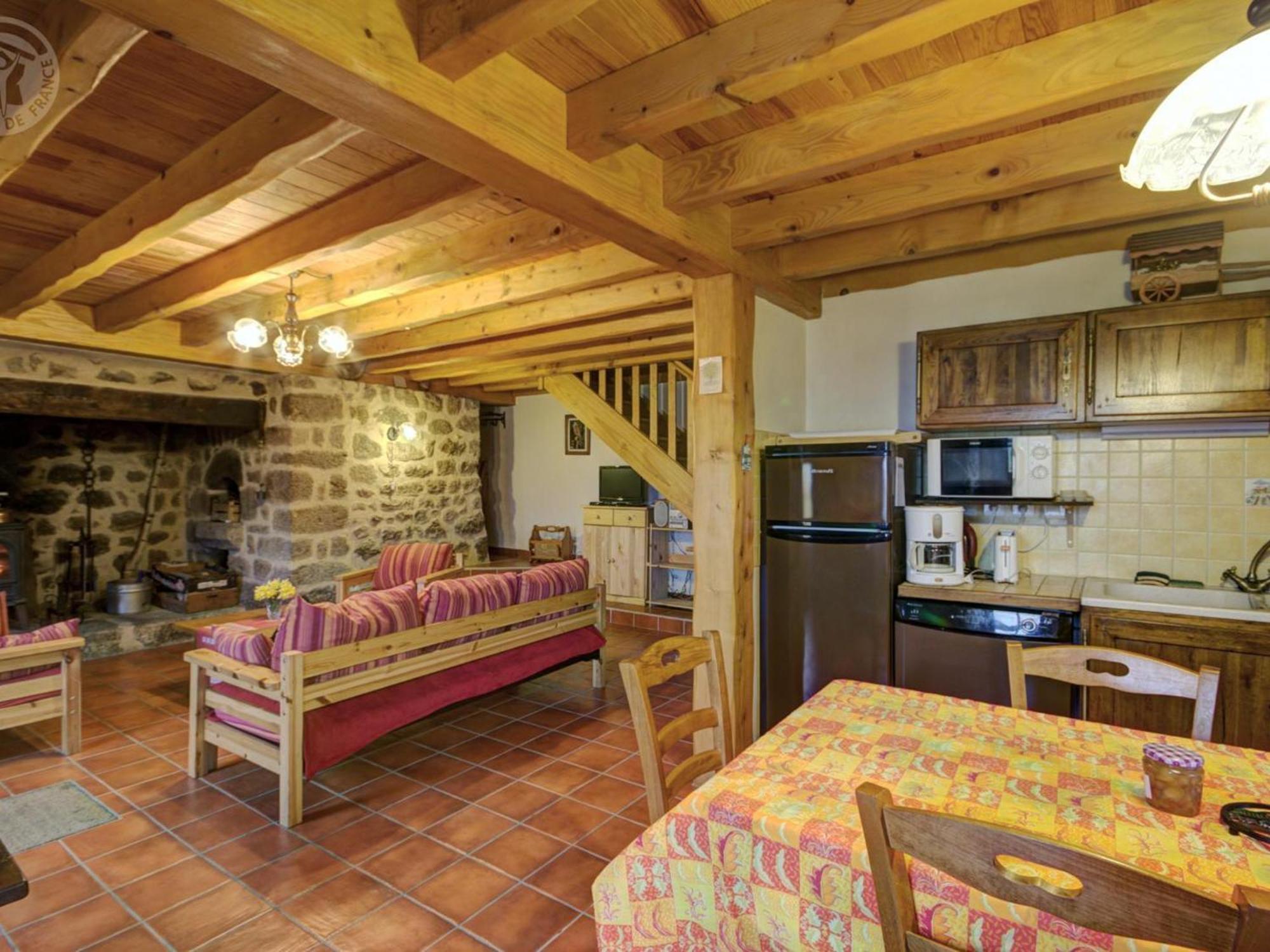 Charmant Gite Avec Terrasse, Cheminee Et Jardin, A Proximite Des Bois, Animaux Acceptes - Fr-1-496-205 Saint-Jean-Soleymieux Εξωτερικό φωτογραφία